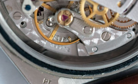 Почему положение часов влияет на точность хода1633450937